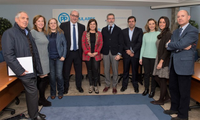 De izquierda a derecha Alberto García Monar, María José González Revuelta, Isabel Urrutia, Javier Hernández de Sande, María José Sáenz de Buruaga, Ezequiel San Emeterio, Víctor Carpintero, María García del Hierro, Ana Vallejo e Ignacio San Juan